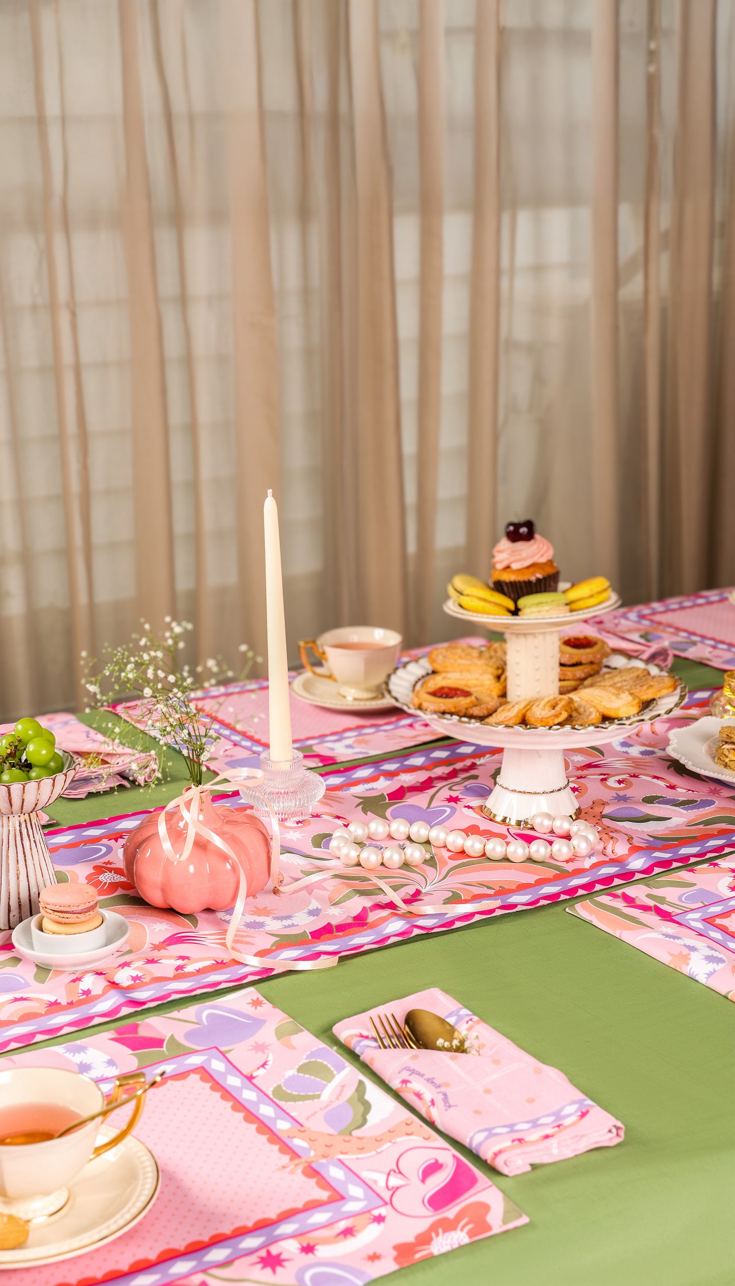 Coco Loco Table Runner