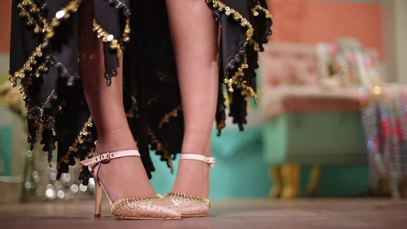 Isadora - Gold Stilettos