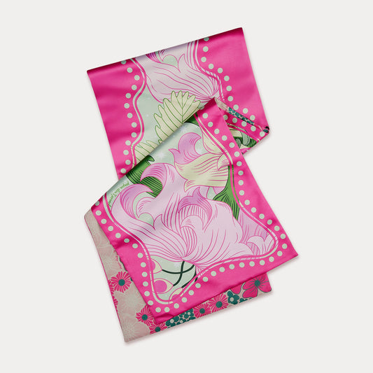 Berry in Bloom Table Runner